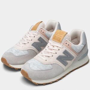 New Balance 574 pink and grey tennis shoes